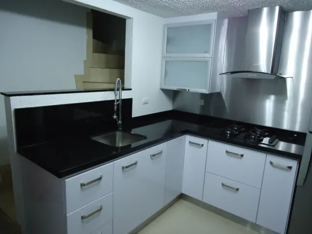 Cocinas en pintura de poliuretano o poliéster – miniatura 5